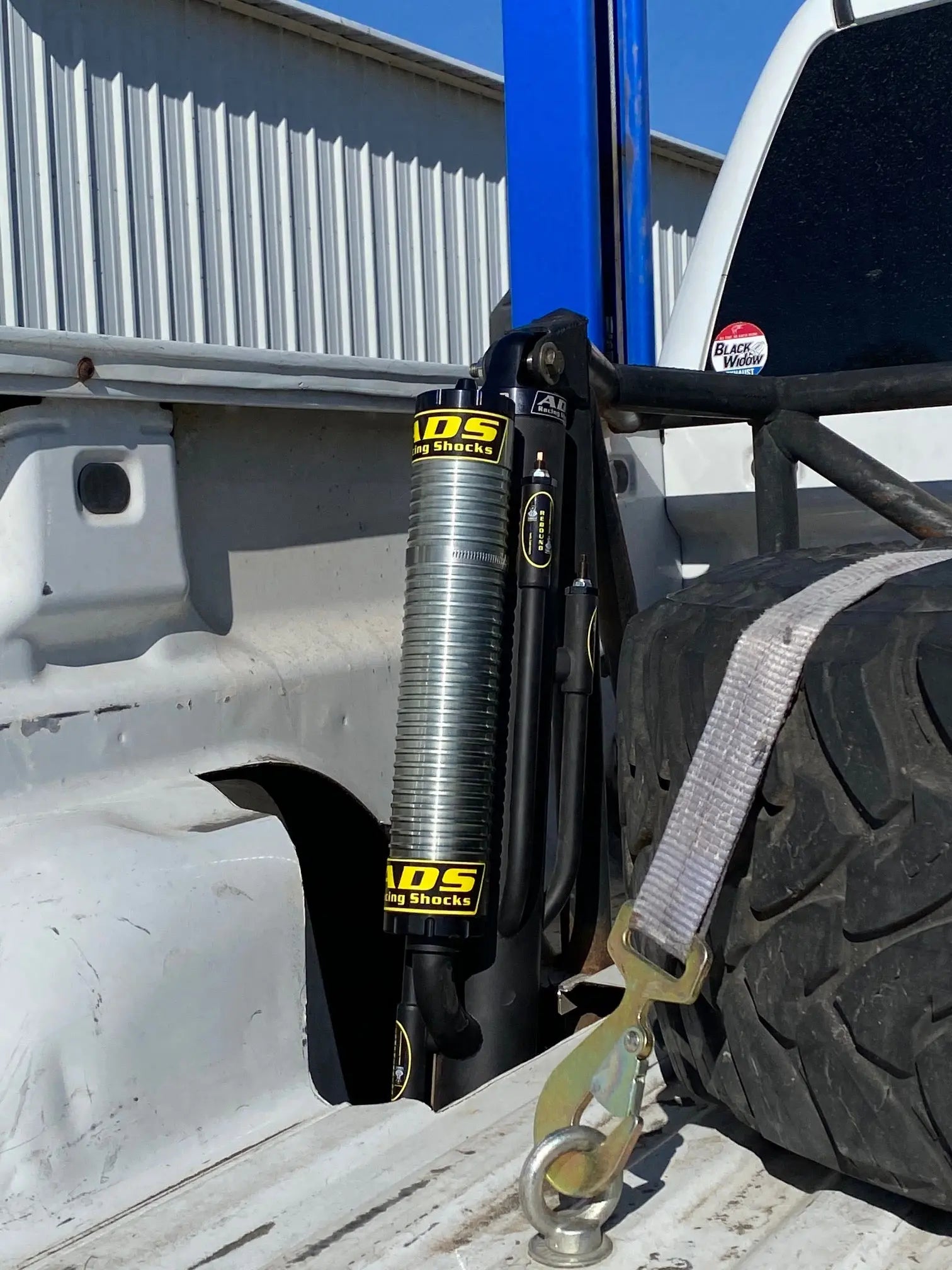 ADS 2.5” x 16” Three Tube Bypass Shocks - Pair - Zona